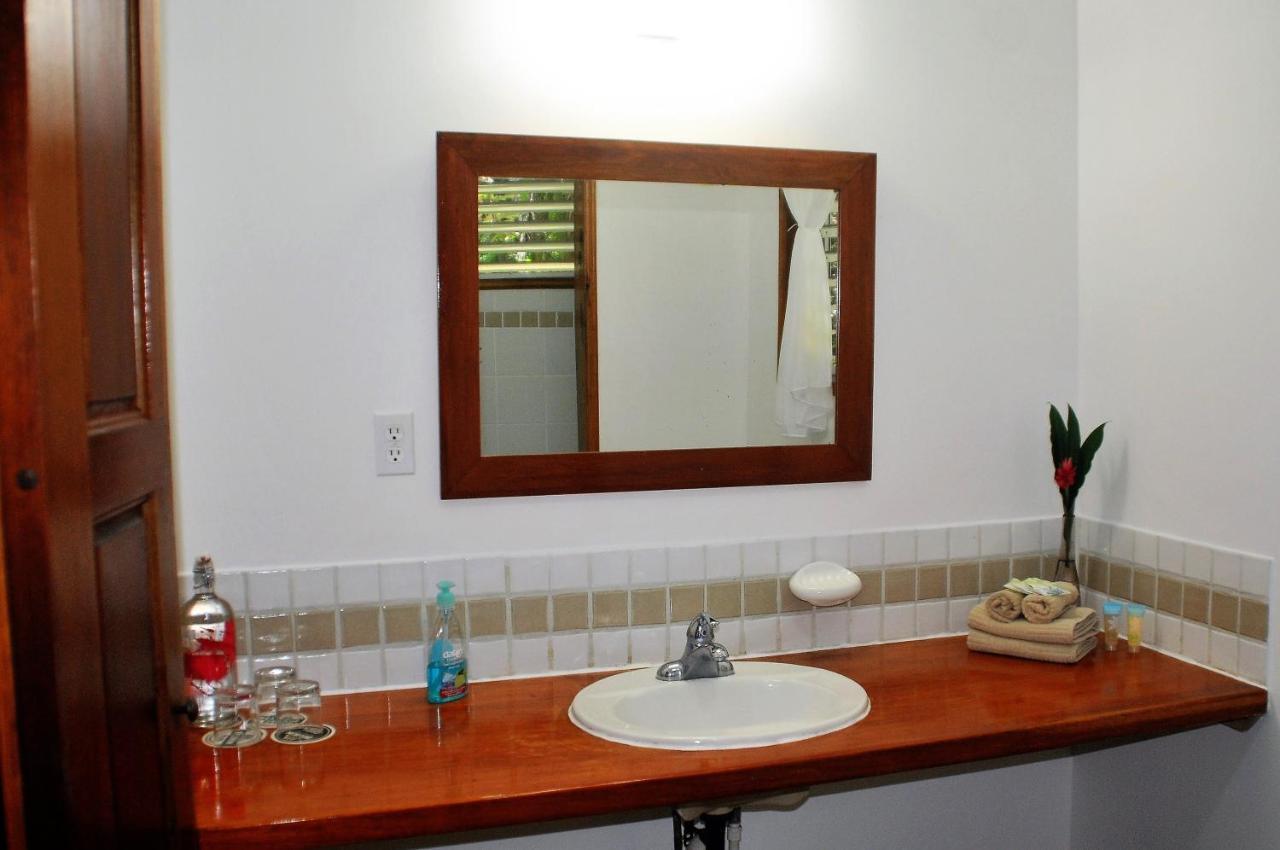 Hickatee Cottages, Belize, Central America Punta Gorda Chambre photo